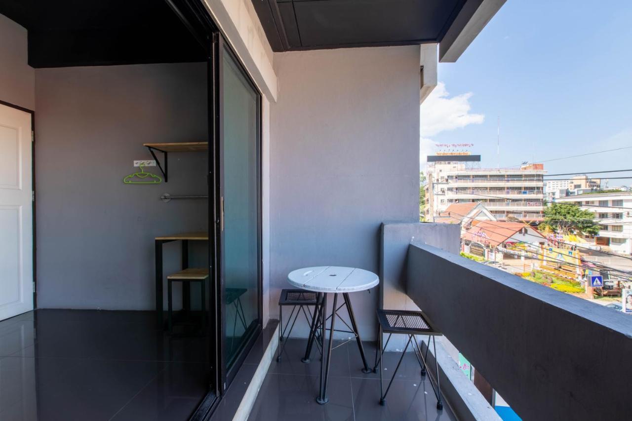 La Belle Nuit House Hostel Τσιάνγκ Μάι Εξωτερικό φωτογραφία