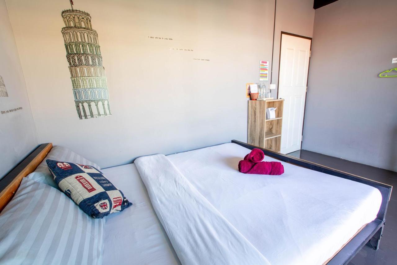 La Belle Nuit House Hostel Τσιάνγκ Μάι Εξωτερικό φωτογραφία