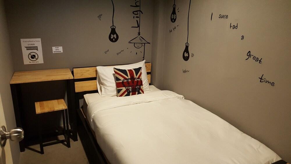 La Belle Nuit House Hostel Τσιάνγκ Μάι Εξωτερικό φωτογραφία
