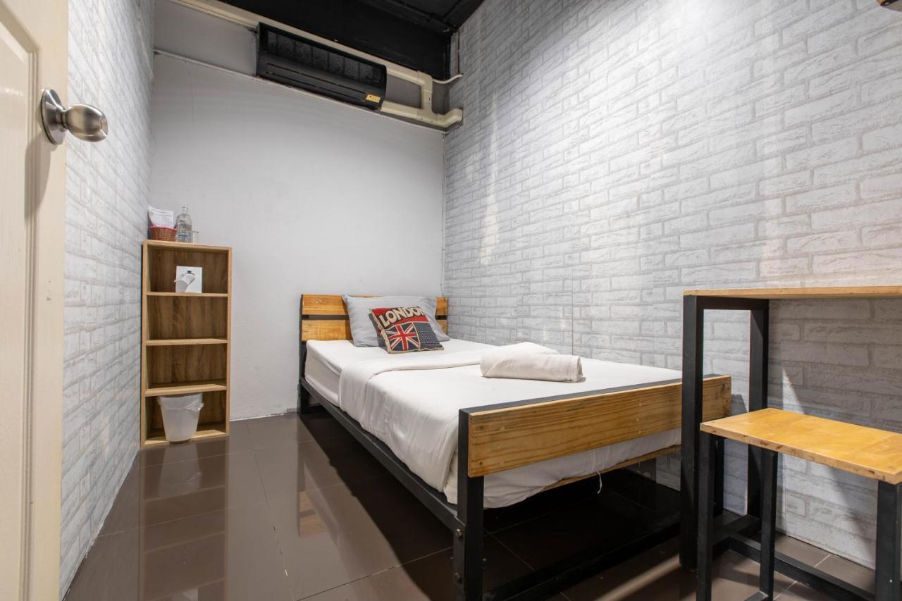 La Belle Nuit House Hostel Τσιάνγκ Μάι Εξωτερικό φωτογραφία